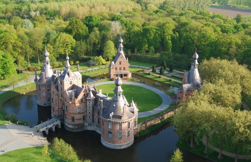 Kasteel Van Hoobrouck-Van Ten Hulle, Deinze, Belgium